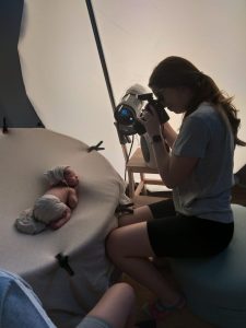 Fotografia durante sesión newborn madrid